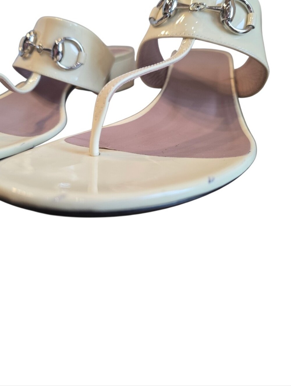 Gucci Cream Patent Leather Block Heel Sandals With Callouts 40 1/2 - Picture 14 of 14